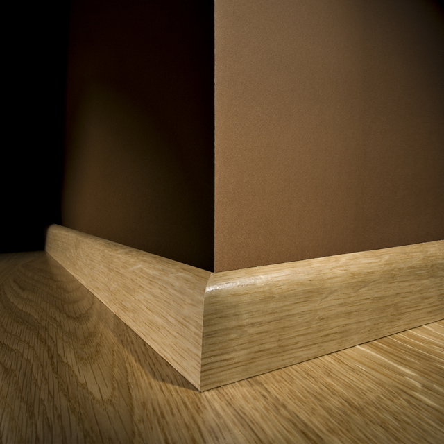 SOCKEL EK 19X40 L=2400 LACKAD FANERAD    (10) | Beijerbygg Byggmaterial