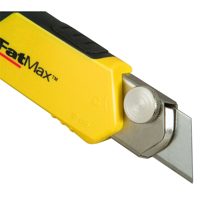 Gul och svart brytkniv med texten FatMax på handtaget.