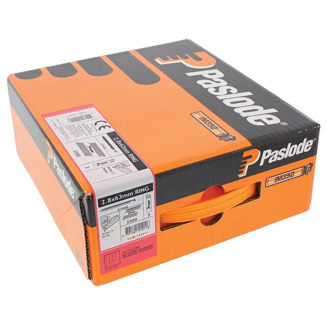Förpackning av Paslode 2,8x63mm RING spik, med orange och svart design.