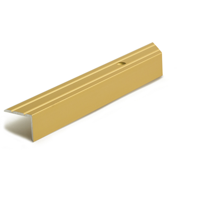 TRAPPNOSLIST GULD 25X20MM 2M HABO A36 SKRUVAS | Beijerbygg Byggmaterial