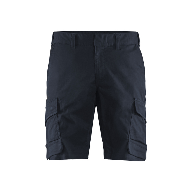 Marinblå cargoshorts med flera fickor framtill.