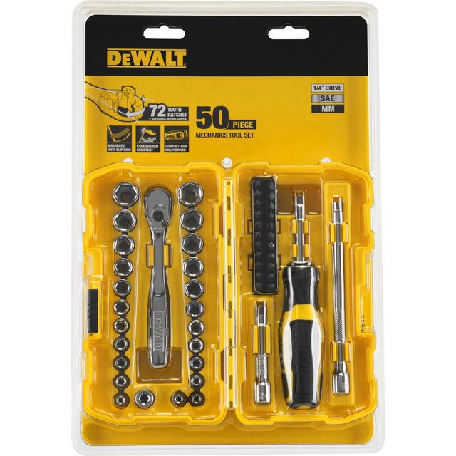 Verktygssats från DeWalt med 50 delar, inklusive skiftnycklar och skruvbits i en gul plastförpackning.
