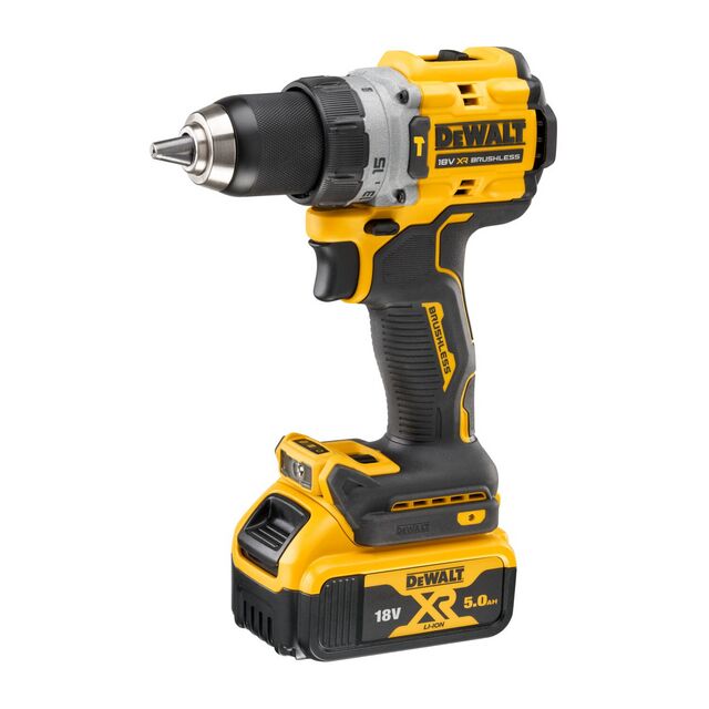 Slagborrmaskin med gul och svart design, märkt DEWALT XR, med batteri på 18V och 5.0Ah.