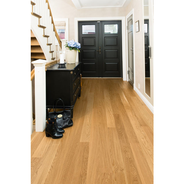Miljöbild föreställande artikeln PARKETT EK 1-ST ANDANTE 13 3,04 M2/PKT MATT 138X2200 från kategorin 1-Stavs parkett