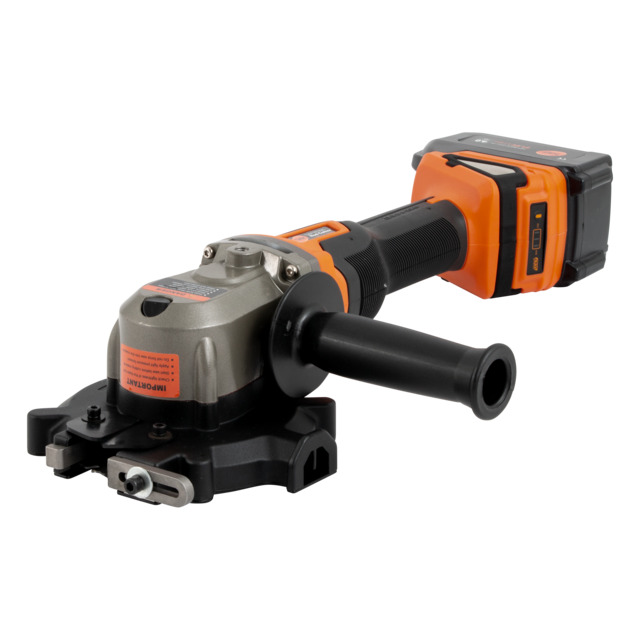 Sladdlös slipmaskin med orange och svart handtag, rektangulärt batterifäste ovanpå.