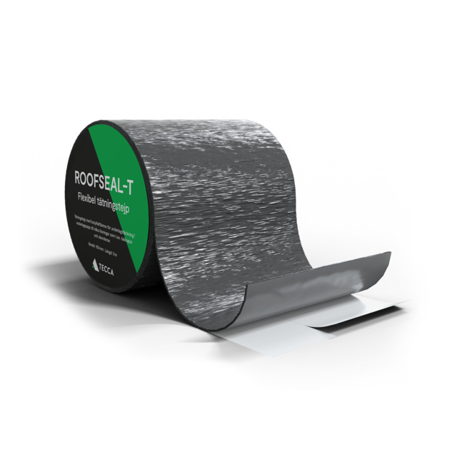 Självhäftande tätningstejp med svart yta, märkt Roofseal-T på förpackningen.