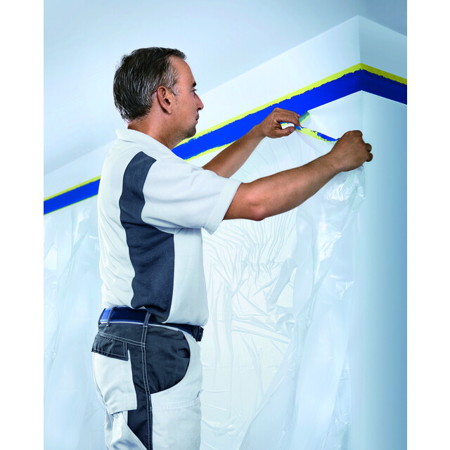 Actionbild föreställande artikeln MASKERINGSFOLIE EASY COVER PRECISION TESA 550MM 33M från kategorin Maskeringstejp