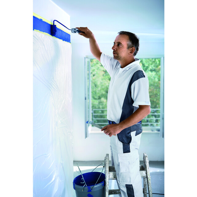 Actionbild föreställande artikeln MASKERINGSFOLIE EASY COVER PRECISION TESA 550MM 33M från kategorin Maskeringstejp