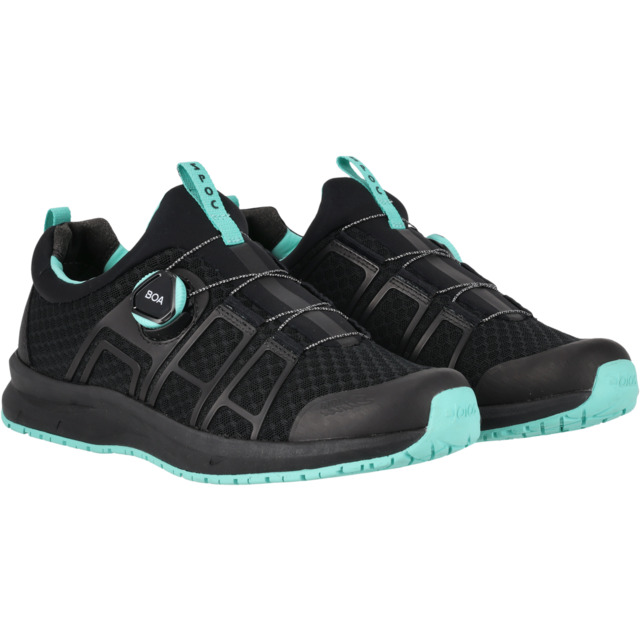 Svarta och turkosa sneakers med BOA-snörning och meshdetaljer.