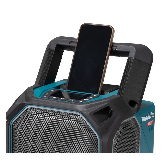 Actionbild föreställande artikeln HÖGTALARE BLUETOOTH MR014GZ MAKITA 18V-40V SOLO USB IP65 från kategorin Maskiner övrigt