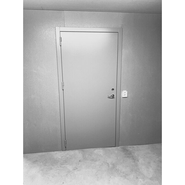 STÅLDÖRR FODERB KARM IN