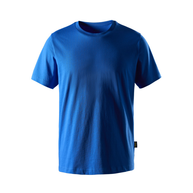 Blå t-shirt mot vit bakgrund.