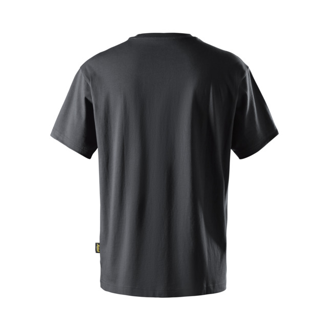 Svart T-shirt sedd bakifrån, enkel design med rund halsringning.