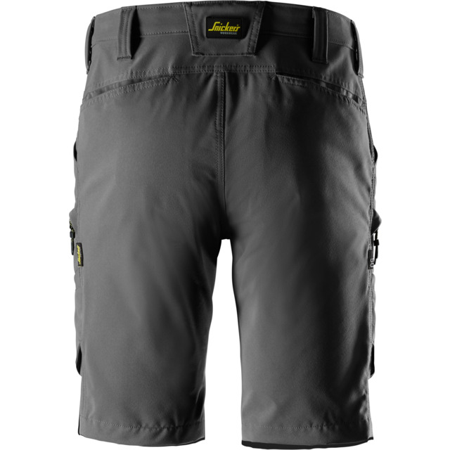 Grå snickarshorts med flera fickor och förstärkta hällor, etikett med logotyp ovanför bakfickan.