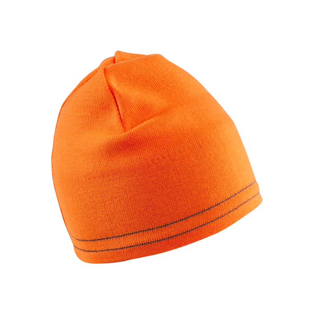 Orange mössa med mörka syddetaljer vid fållen.