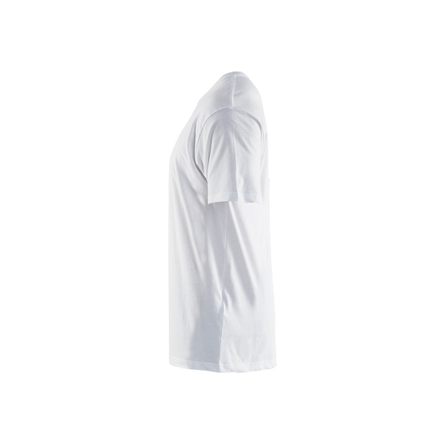 Vit kortärmad T-shirt sedd från sidan på vit bakgrund.
