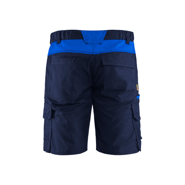 Mörkblå shorts med svarta och blå detaljer, fickor bak och på sidorna.