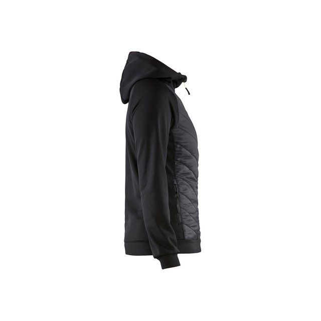Svart hoodie med dragkedja och quiltmönstrade sidpaneler, sedd från sidan.