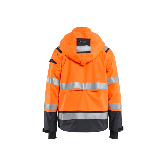 Orange jacka med reflekterande ränder och grå detaljer; huva och mörka muddar.