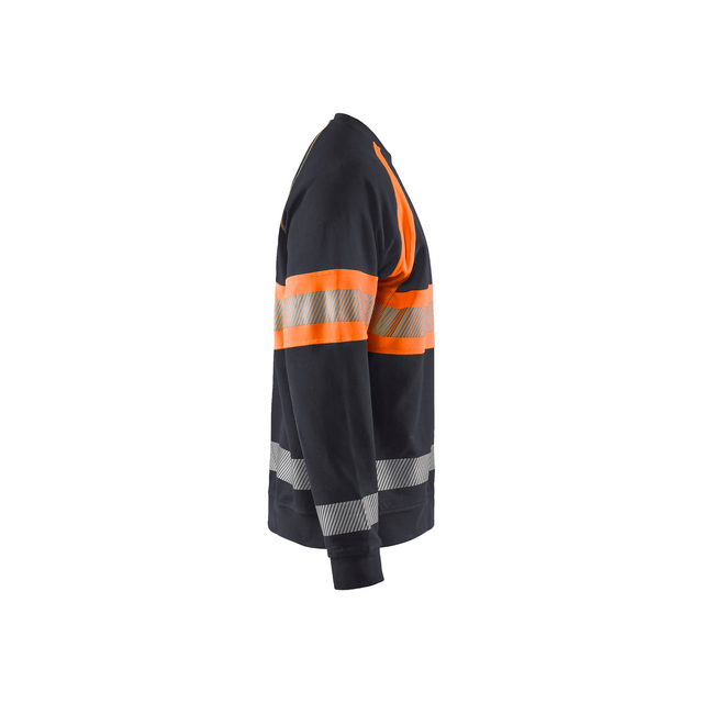 Svart jacka med orange och reflexränder, sedd från sidan.