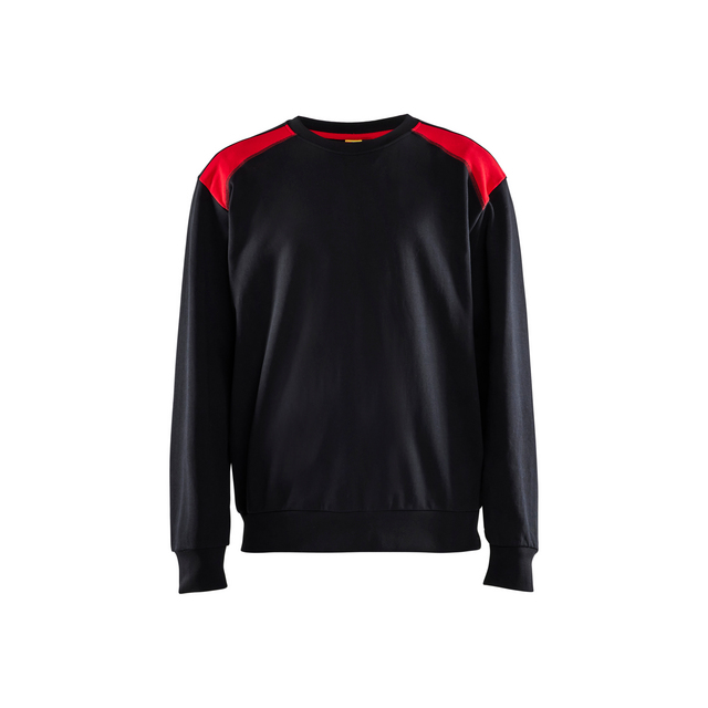 Svart sweatshirt med långa ärmar och röda axelpartier på framsidan.