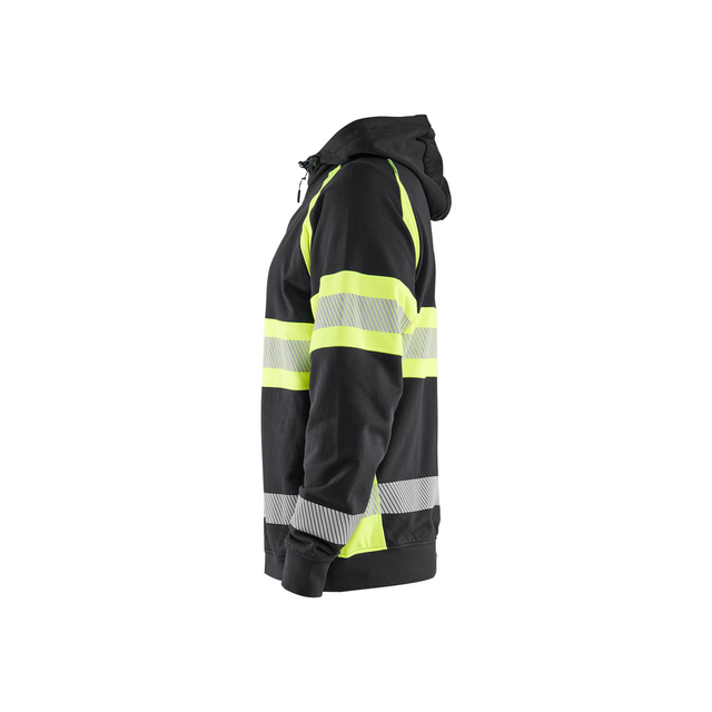 Svart hoodie med huva och gula reflexband, sedd från sidan.