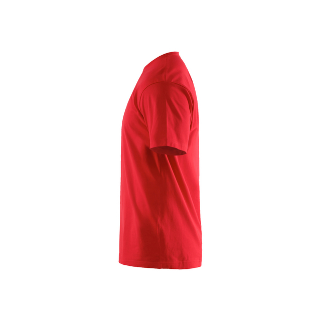 Röd t-shirt i sidovy mot vit bakgrund.