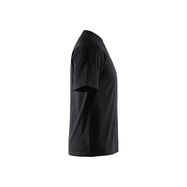 Svart t-shirt sedd från sidan på vit bakgrund.