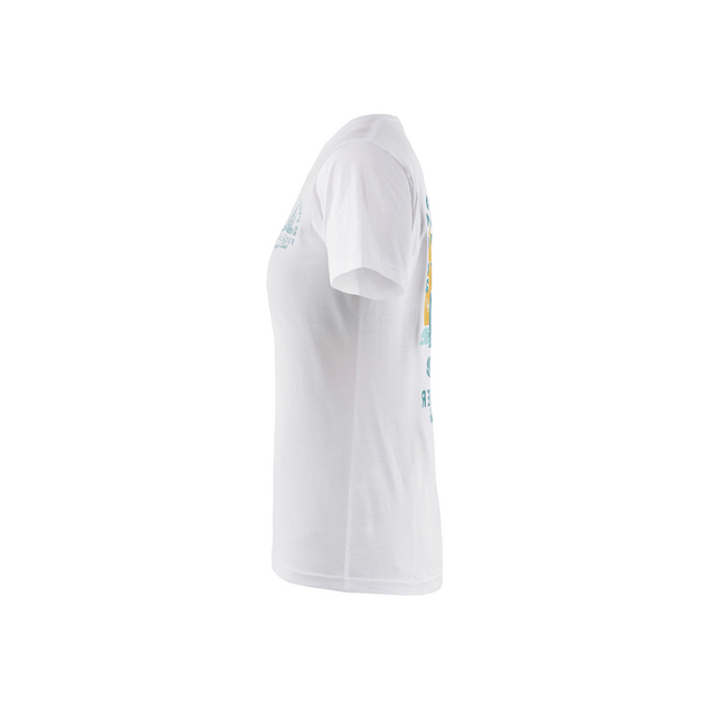 Vit t-shirt fotograferad från sidan.